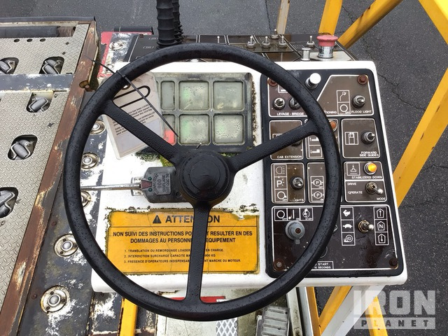 FMC loader Commander 15 Universal - Aircraft cargo loader: picture 3 FMC loader Commander 15 Universal - Aircraft cargo loader: picture 3