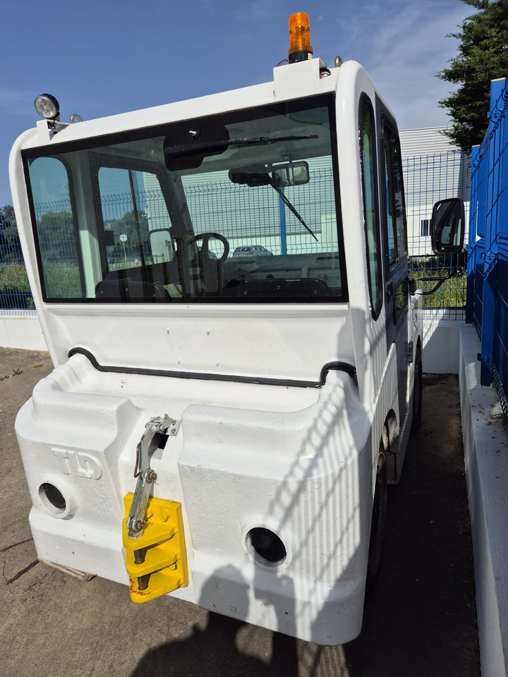 TLD JST30 - Baggage tractor: picture 3 TLD JST30 - Baggage tractor: picture 3