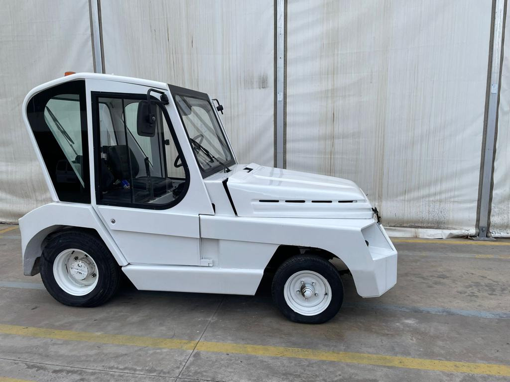 TLD TMX30 - Pushback tractor: picture 1 TLD TMX30 - Pushback tractor: picture 1