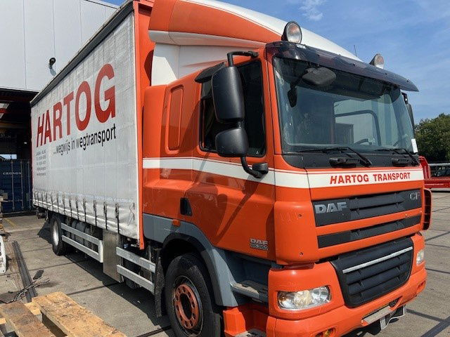 DAF CF 85.360 FA85.360 CF - Curtain side truck: picture 2 DAF CF 85.360 FA85.360 CF - Curtain side truck: picture 2