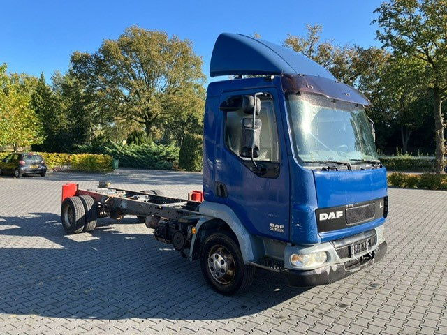 DAF LF 220 FA45.220 LF - Cab chassis truck: picture 2 DAF LF 220 FA45.220 LF - Cab chassis truck: picture 2