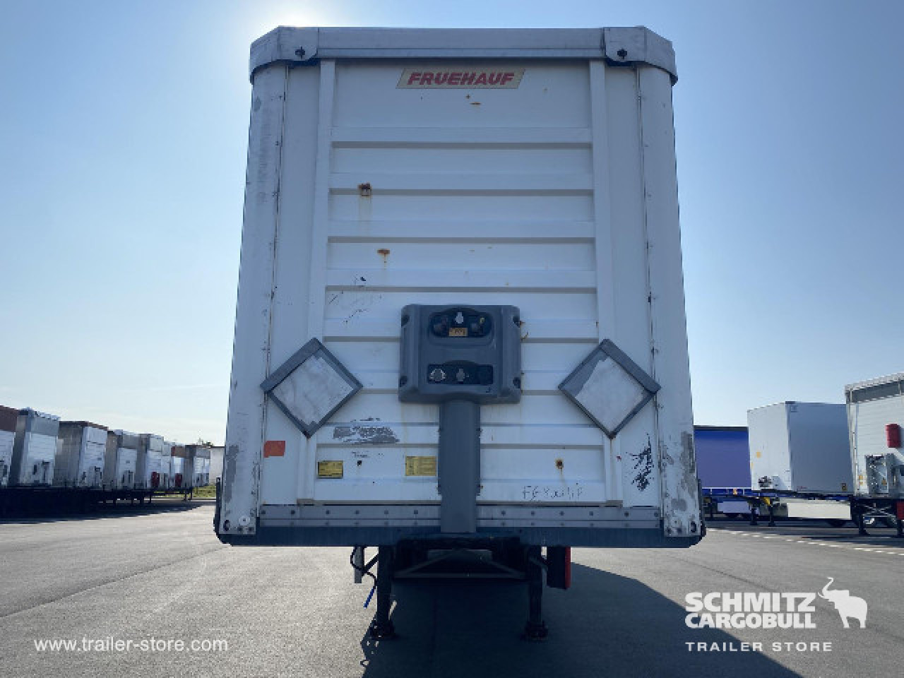 FRUEHAUF Curtainsider Standard Taillift - Curtainsider semi-trailer: picture 2 FRUEHAUF Curtainsider Standard Taillift - Curtainsider semi-trailer: picture 2