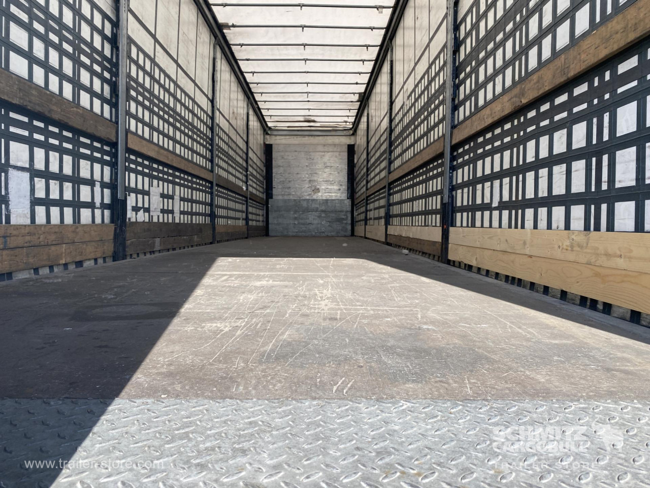 SCHMITZ Curtainsider Standard - Curtainsider semi-trailer: picture 5 SCHMITZ Curtainsider Standard - Curtainsider semi-trailer: picture 5