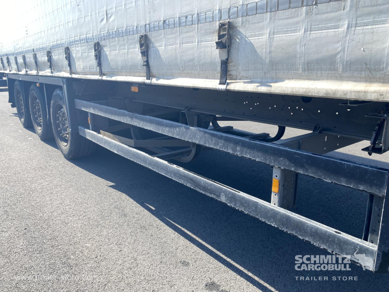 SCHMITZ Curtainsider Standard - Curtainsider semi-trailer: picture 3 SCHMITZ Curtainsider Standard - Curtainsider semi-trailer: picture 3