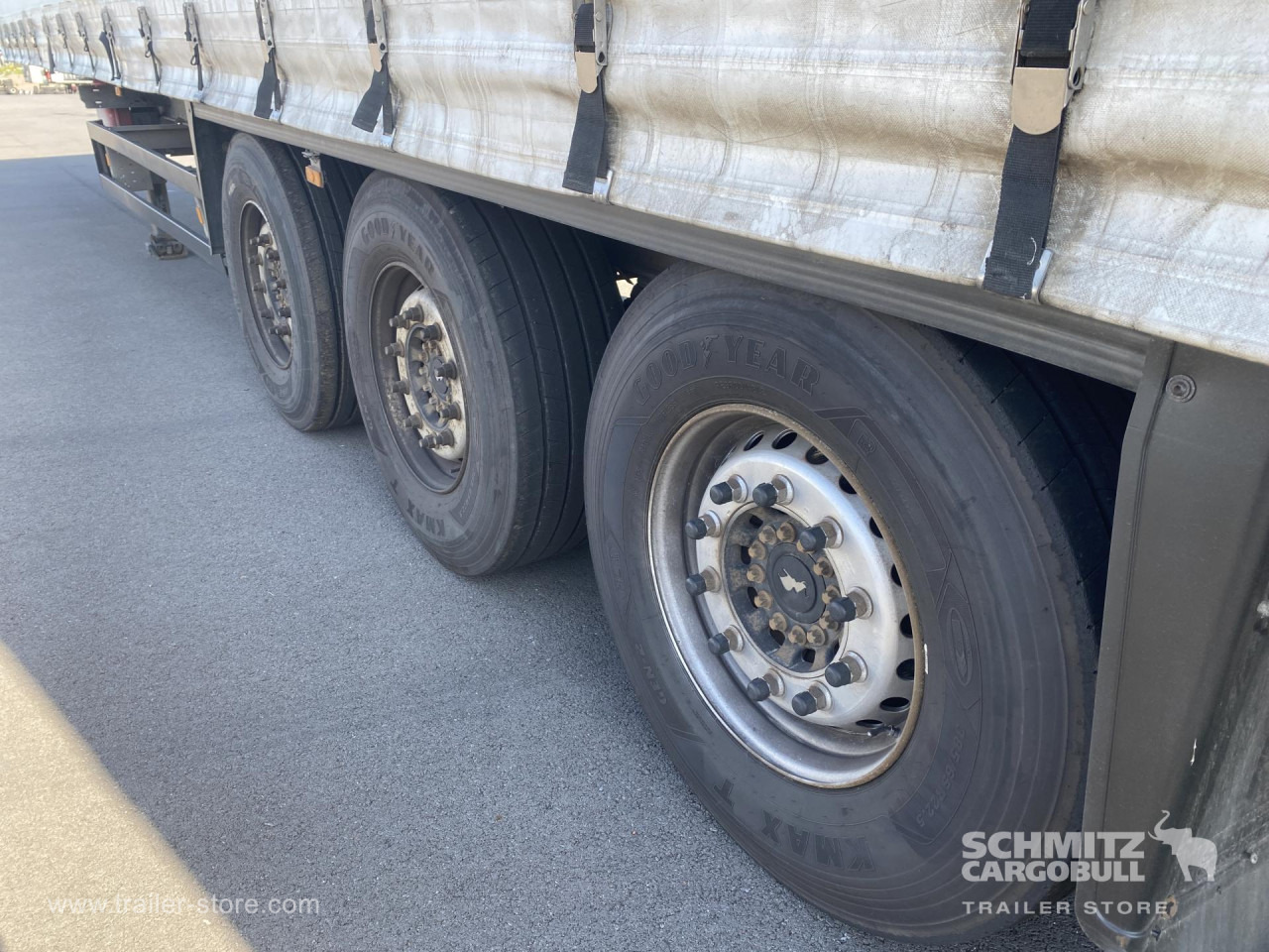 SCHMITZ Curtainsider Standard - Curtainsider semi-trailer: picture 2 SCHMITZ Curtainsider Standard - Curtainsider semi-trailer: picture 2