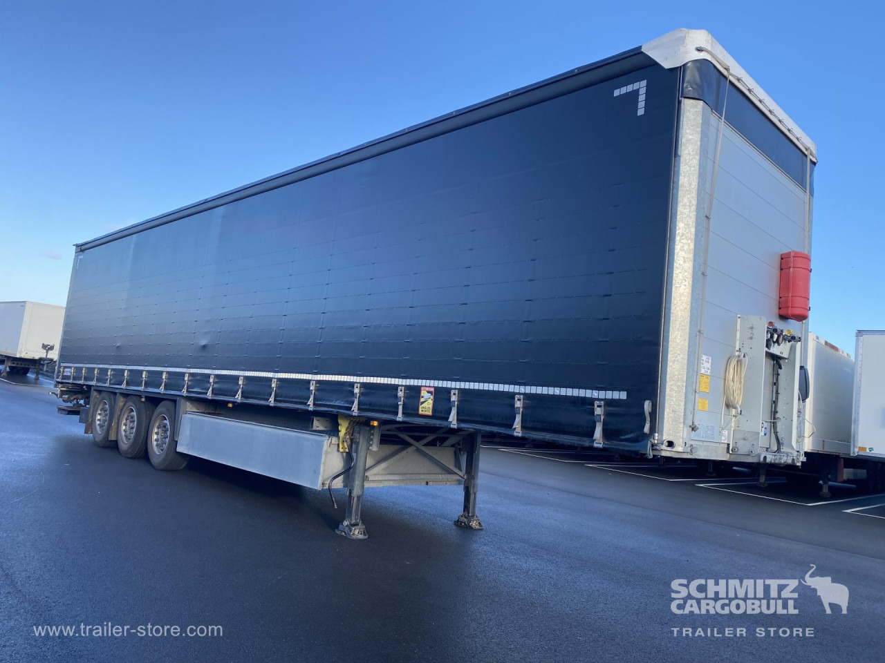 SCHMITZ Curtainsider Standard Taillift - Curtainsider semi-trailer: picture 1 SCHMITZ Curtainsider Standard Taillift - Curtainsider semi-trailer: picture 1