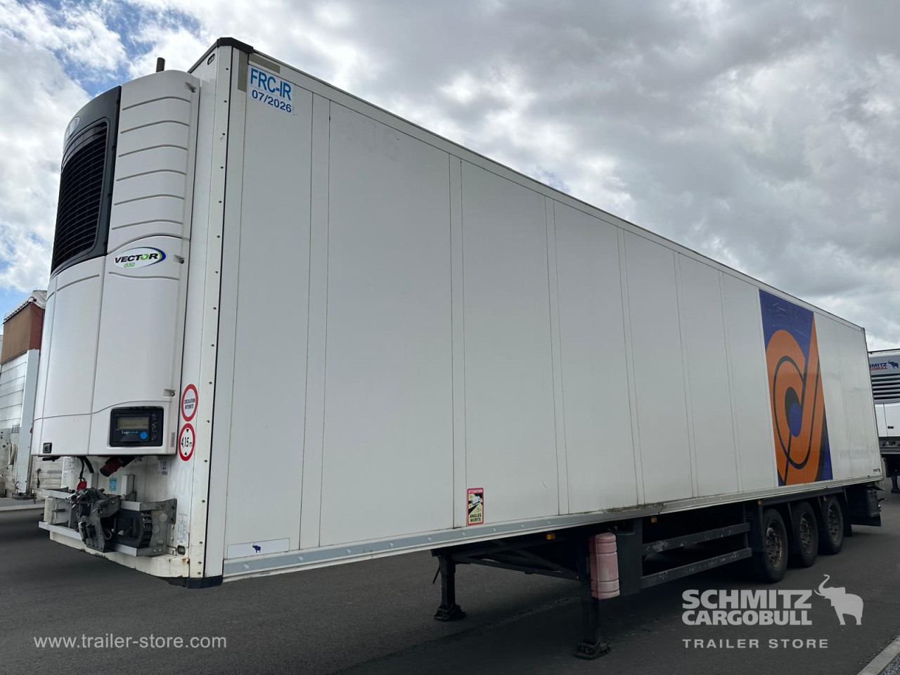 SCHMITZ Reefer Standard - Isothermal semi-trailer: picture 1 SCHMITZ Reefer Standard - Isothermal semi-trailer: picture 1