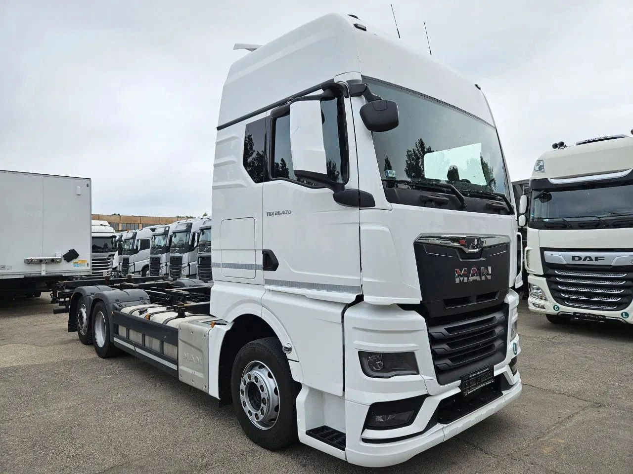 MAN TGX 26.470 XXL BDF 6x2 2 units, NAVI, Lift Axle - Container transporter/ Swap body truck: picture 2 MAN TGX 26.470 XXL BDF 6x2 2 units, NAVI, Lift Axle - Container transporter/ Swap body truck: picture 2