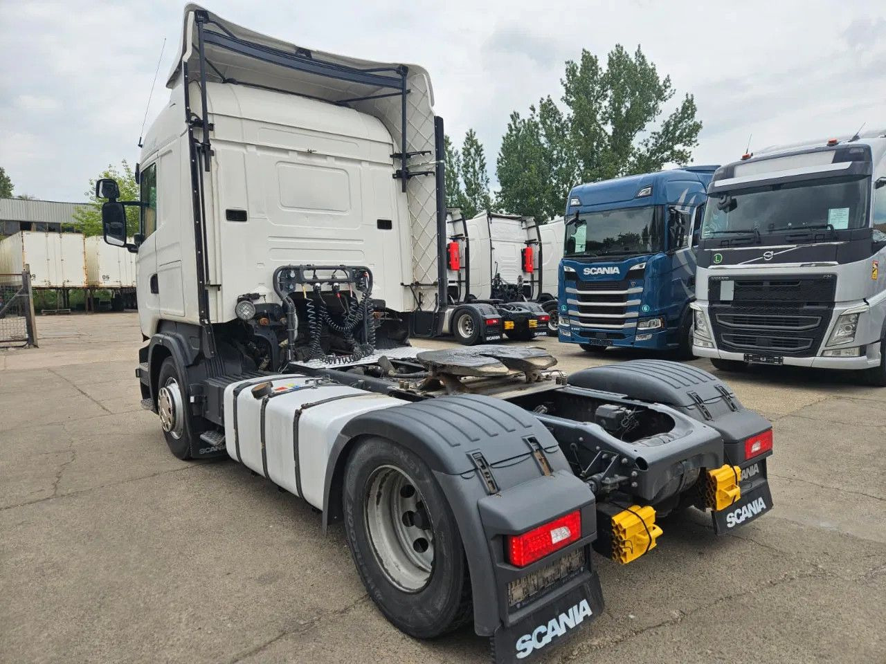 Scania R450 Hydraulics, HighLine, Standklima 2 units - Tractor unit: picture 4 Scania R450 Hydraulics, HighLine, Standklima 2 units - Tractor unit: picture 4