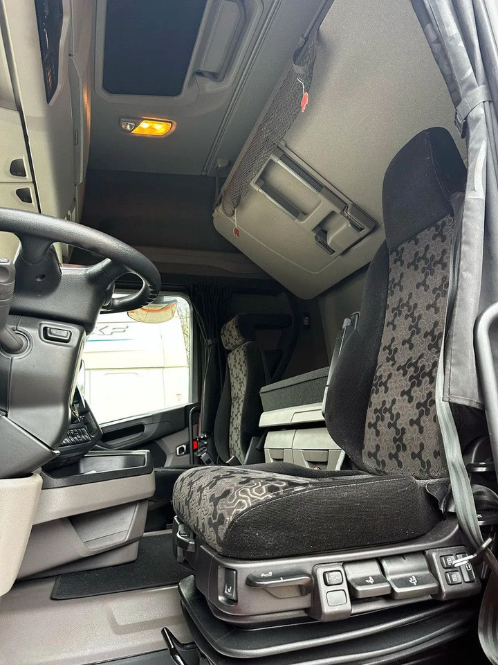 Scania R450 PTO, Standklima, Navi, Night protect - Tractor unit: picture 5 Scania R450 PTO, Standklima, Navi, Night protect - Tractor unit: picture 5