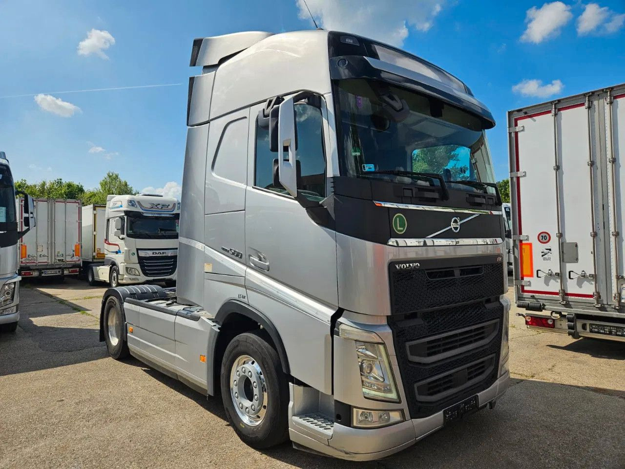 Volvo FH 500 Globe-Standard-Alloy W-ACC-DAS - Tractor unit: picture 2 Volvo FH 500 Globe-Standard-Alloy W-ACC-DAS - Tractor unit: picture 2