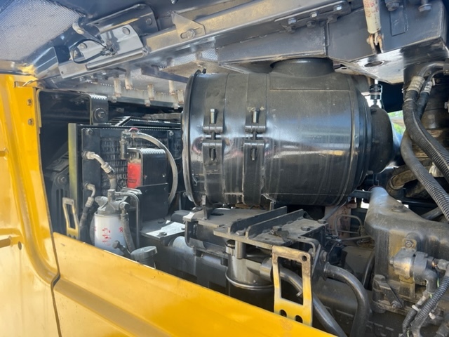 KOMATSU D65EX12 mit Ripperventil - Bulldozer: picture 4 KOMATSU D65EX12 mit Ripperventil - Bulldozer: picture 4