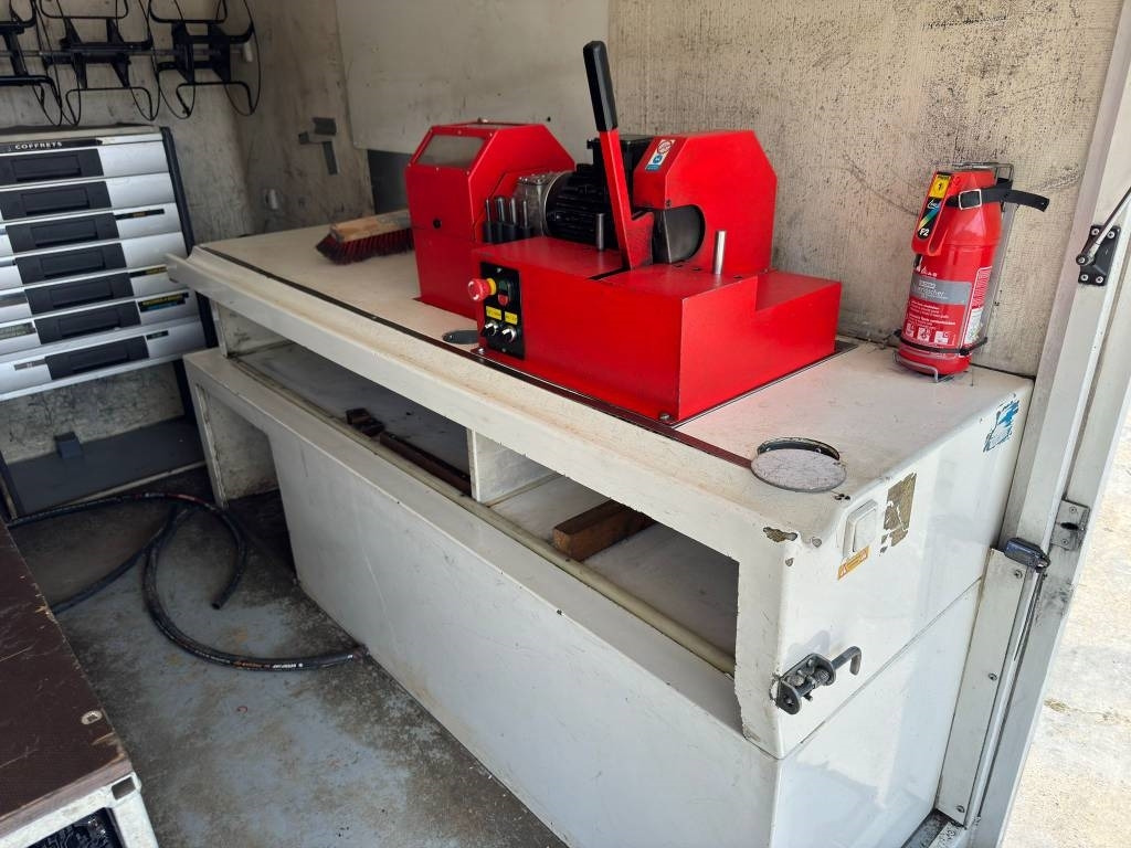 Mercedes-Benz Sprinter 2.2 Ambulance - Construction machinery: picture 5 Mercedes-Benz Sprinter 2.2 Ambulance - Construction machinery: picture 5