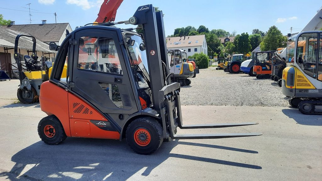 Linde H30D Triplex sehr schön - Diesel forklift: picture 4 Linde H30D Triplex sehr schön - Diesel forklift: picture 4
