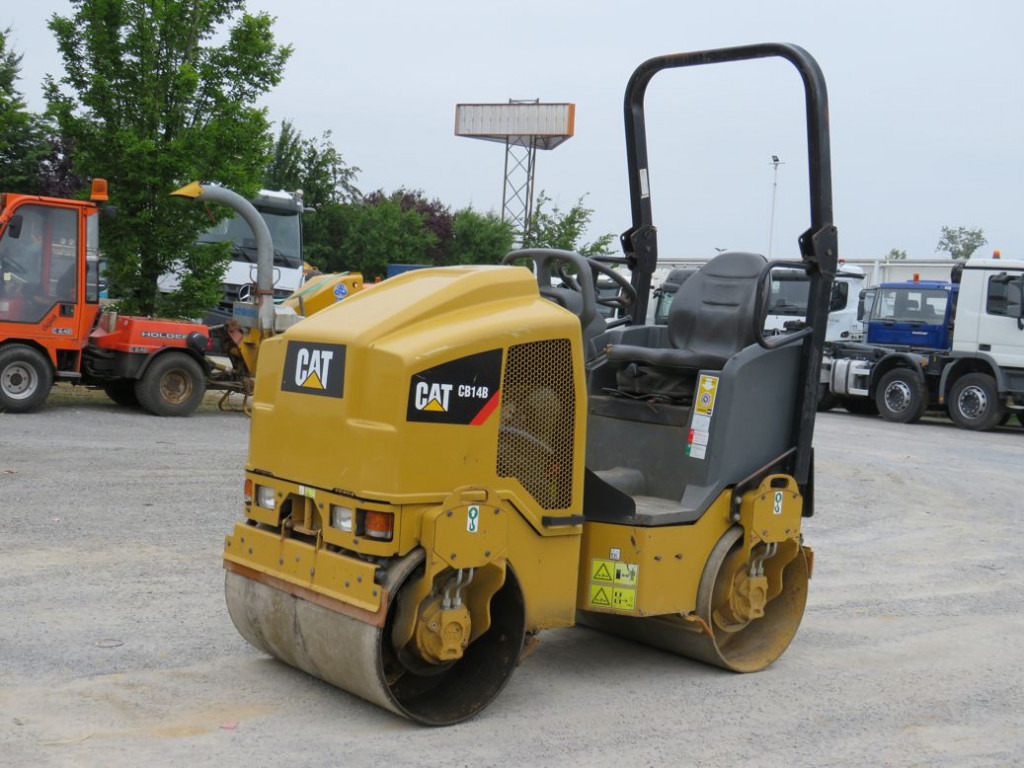 CATERPILLAR Tandem-Vibrationswalze CB14 B Baumaschine - Roller: picture 1 CATERPILLAR Tandem-Vibrationswalze CB14 B Baumaschine - Roller: picture 1