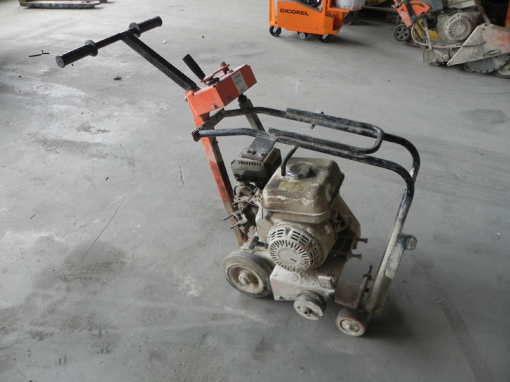 SAINT GOBAIN Norton Clipper C 51 Kleinteile - Construction machinery: picture 2 SAINT GOBAIN Norton Clipper C 51 Kleinteile - Construction machinery: picture 2