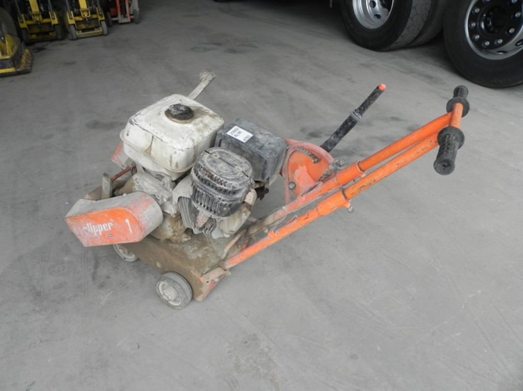 SAINT GOBAIN Norton Clipper C 85 Kleinteile - Construction machinery: picture 2 SAINT GOBAIN Norton Clipper C 85 Kleinteile - Construction machinery: picture 2
