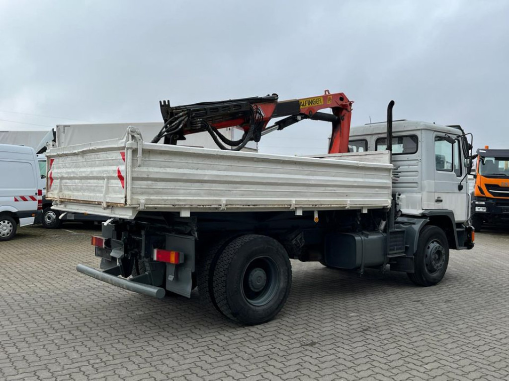 MAN MAN F90 2-Achs Kipper Kran 18.232 FK Palf. PK 8000 - Tipper, Crane truck: picture 4 MAN MAN F90 2-Achs Kipper Kran 18.232 FK Palf. PK 8000 - Tipper, Crane truck: picture 4