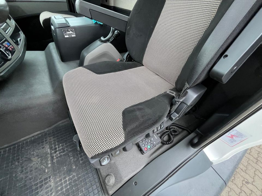 MAN TG-M 18.320 4x2 Absetzkipper Meiller, Funk - Skip loader truck: picture 3 MAN TG-M 18.320 4x2 Absetzkipper Meiller, Funk - Skip loader truck: picture 3