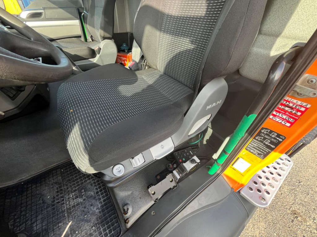 MAN TG-S 26.400 6x4H-2 BL Abrollkipper mit Kran Lift Lenk - Hook lift truck, Crane truck: picture 4 MAN TG-S 26.400 6x4H-2 BL Abrollkipper mit Kran Lift Lenk - Hook lift truck, Crane truck: picture 4