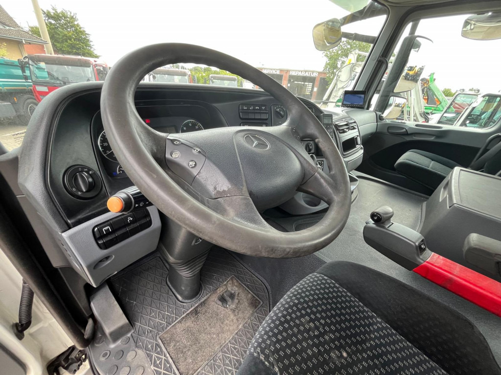 Skip loader truck MERCEDES-BENZ Actros 2541 L6x2 Absetzkipper Meiller: picture 9