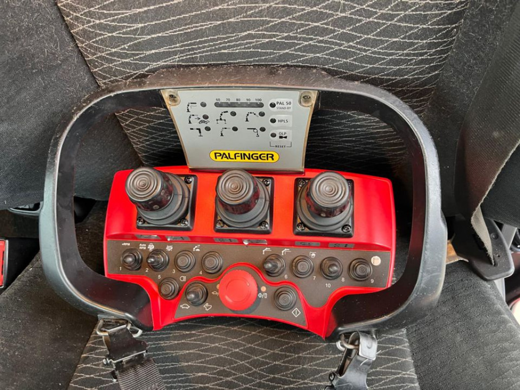 MERCEDES-BENZ Arocs 1845 4x4 HAD 2-Achs Allradkipper Heckkran Funk - Tipper, Crane truck: picture 3 MERCEDES-BENZ Arocs 1845 4x4 HAD 2-Achs Allradkipper Heckkran Funk - Tipper, Crane truck: picture 3