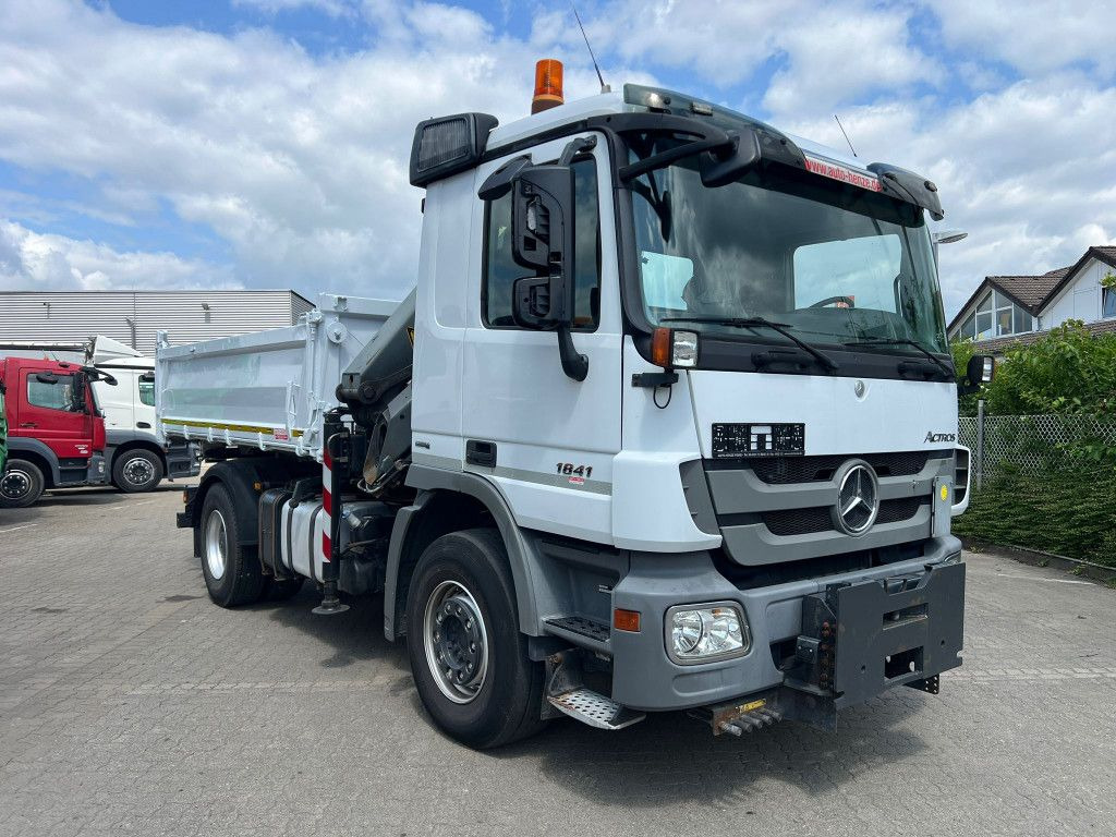 Mercedes-Benz Actros 1841 K 2-Achs Kipper Kran Funk/2xhydr+Gre Mercedes-Benz Actros 1841 K 2-Achs Kipper Kran Funk/2xhydr+Gre - Tipper, Crane truck: picture 2 Mercedes-Benz Actros 1841 K 2-Achs Kipper Kran Funk/2xhydr+Gre Mercedes-Benz Actros 1841 K 2-Achs Kipper Kran Funk/2xhydr+Gre - Tipper, Crane truck: picture 2