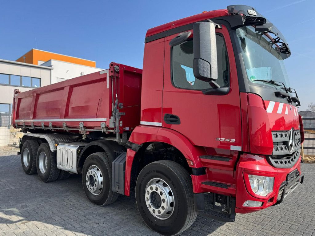 Mercedes-Benz Arocs 3243 8x4 4-Achs Kipper Bordmatik - Tipper: picture 2 Mercedes-Benz Arocs 3243 8x4 4-Achs Kipper Bordmatik - Tipper: picture 2