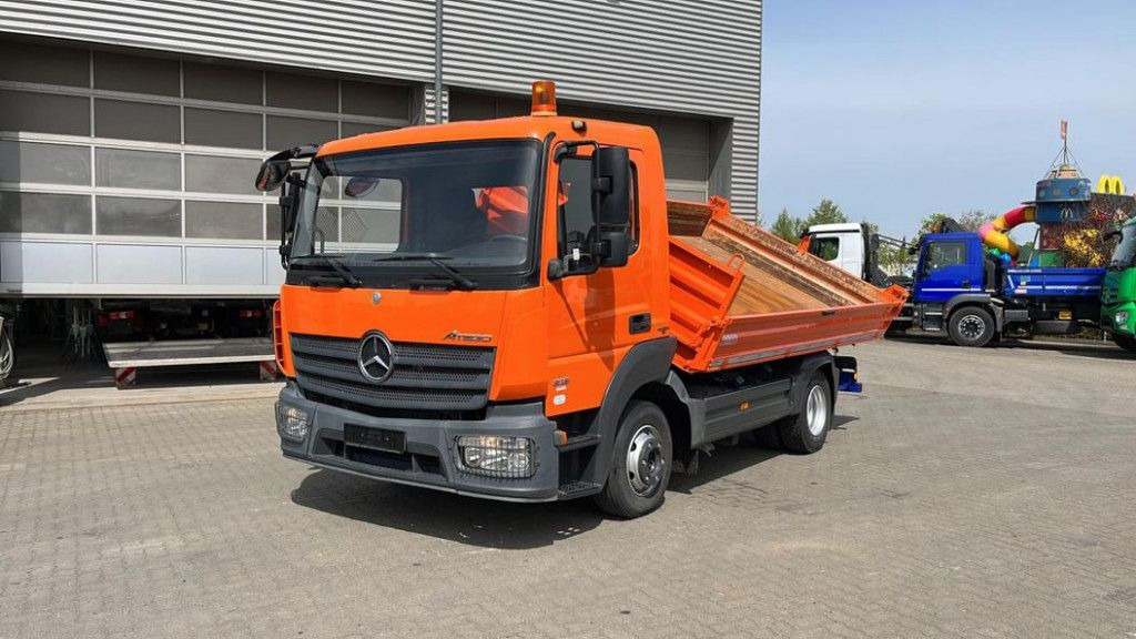 Mercedes-Benz Atego 818 K 2-Achs Kipper Schalter - Tipper: picture 1 Mercedes-Benz Atego 818 K 2-Achs Kipper Schalter - Tipper: picture 1