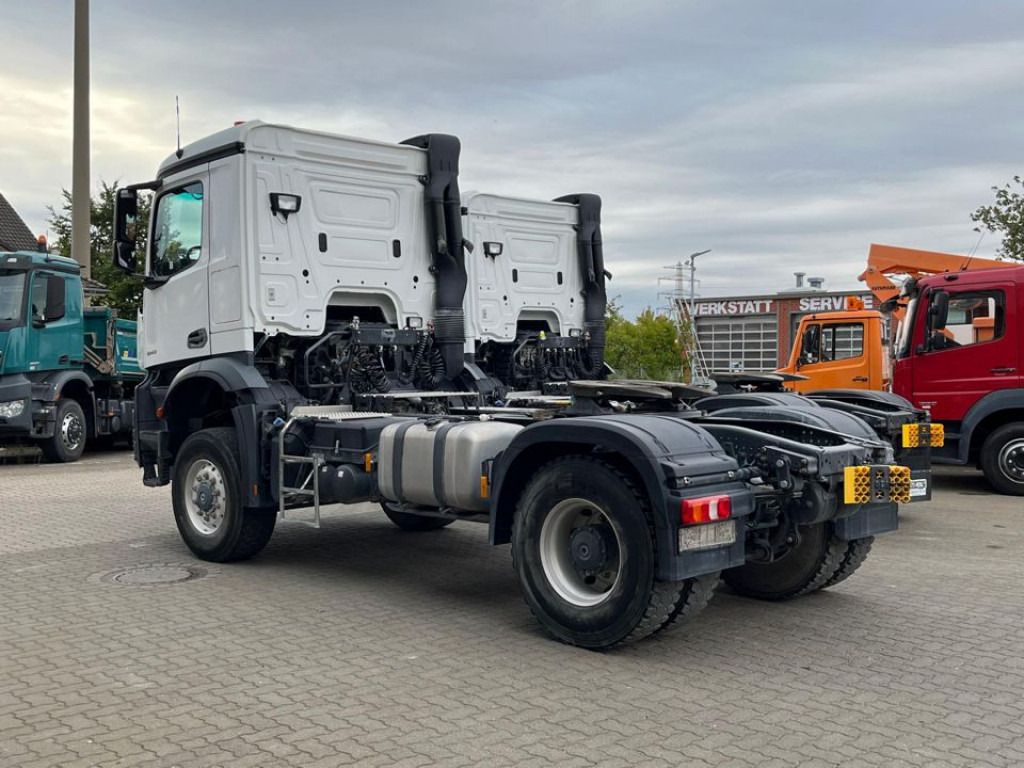 MERCEDES-BENZ Arocs 2043 AS 4x4 SZM nur 133TKM ! Kipphydraulik - Tractor unit: picture 4 MERCEDES-BENZ Arocs 2043 AS 4x4 SZM nur 133TKM ! Kipphydraulik - Tractor unit: picture 4