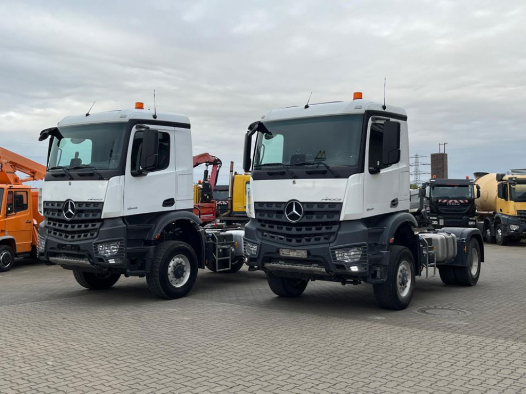 MERCEDES-BENZ Arocs 2043 AS 4x4 SZM nur 133TKM ! Kipphydraulik - Tractor unit: picture 1 MERCEDES-BENZ Arocs 2043 AS 4x4 SZM nur 133TKM ! Kipphydraulik - Tractor unit: picture 1