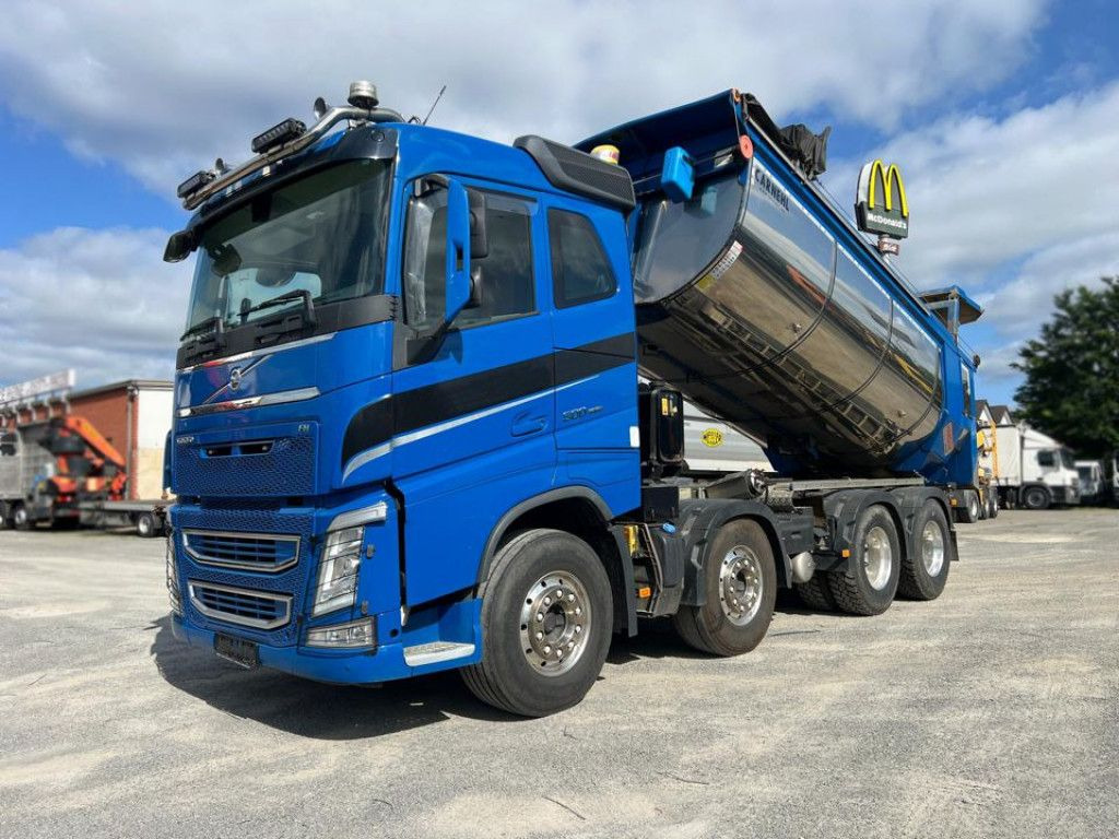 Volvo FH 500 8x4 TR 4 Achs Muldenkipper Carnehl Hardox - Skip loader truck: picture 1 Volvo FH 500 8x4 TR 4 Achs Muldenkipper Carnehl Hardox - Skip loader truck: picture 1