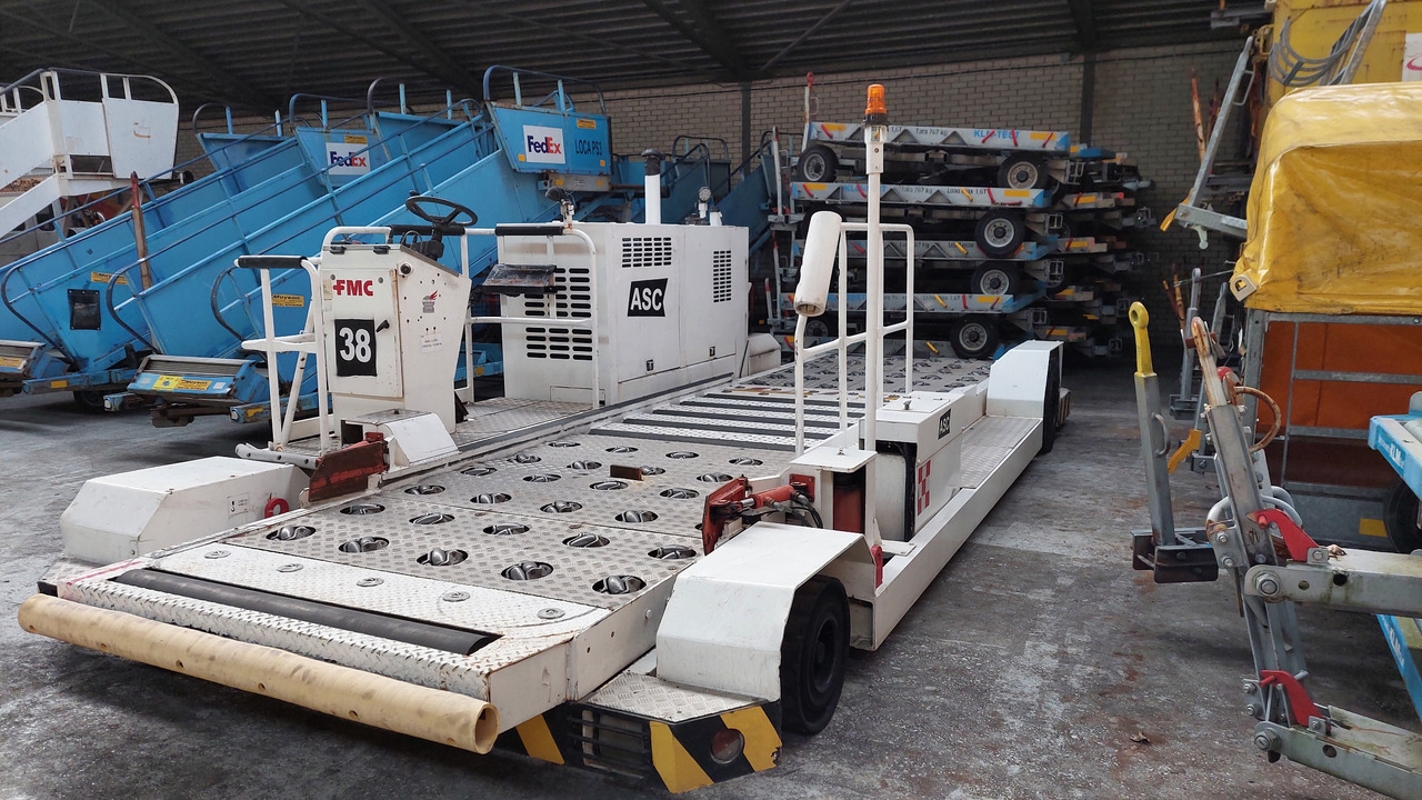 CLT-8 FMC Speedloader - Aircraft cargo loader: picture 1 CLT-8 FMC Speedloader - Aircraft cargo loader: picture 1