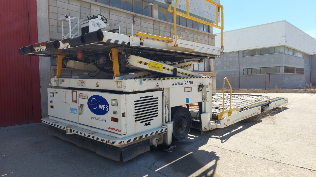 Lower deck loader FMC/JBT C15W - Aircraft cargo loader: picture 1 Lower deck loader FMC/JBT C15W - Aircraft cargo loader: picture 1