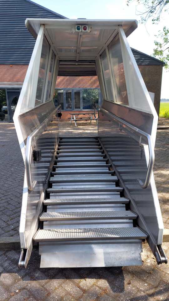 Passenger Stair SPS PTC-15 - Passenger stairs: picture 3 Passenger Stair SPS PTC-15 - Passenger stairs: picture 3