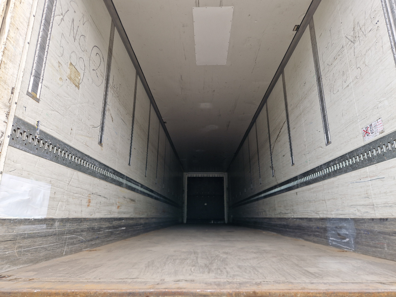 KRONE BOX - DOUBLESTOCK - Closed box semi-trailer: picture 5 KRONE BOX - DOUBLESTOCK - Closed box semi-trailer: picture 5