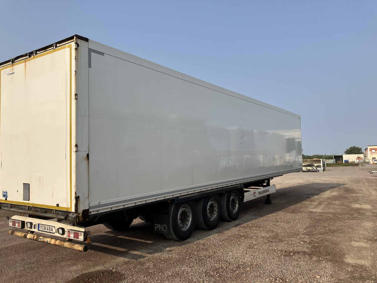 KRONE BOX - DOUPLESTOCK - Closed box semi-trailer: picture 4 KRONE BOX - DOUPLESTOCK - Closed box semi-trailer: picture 4