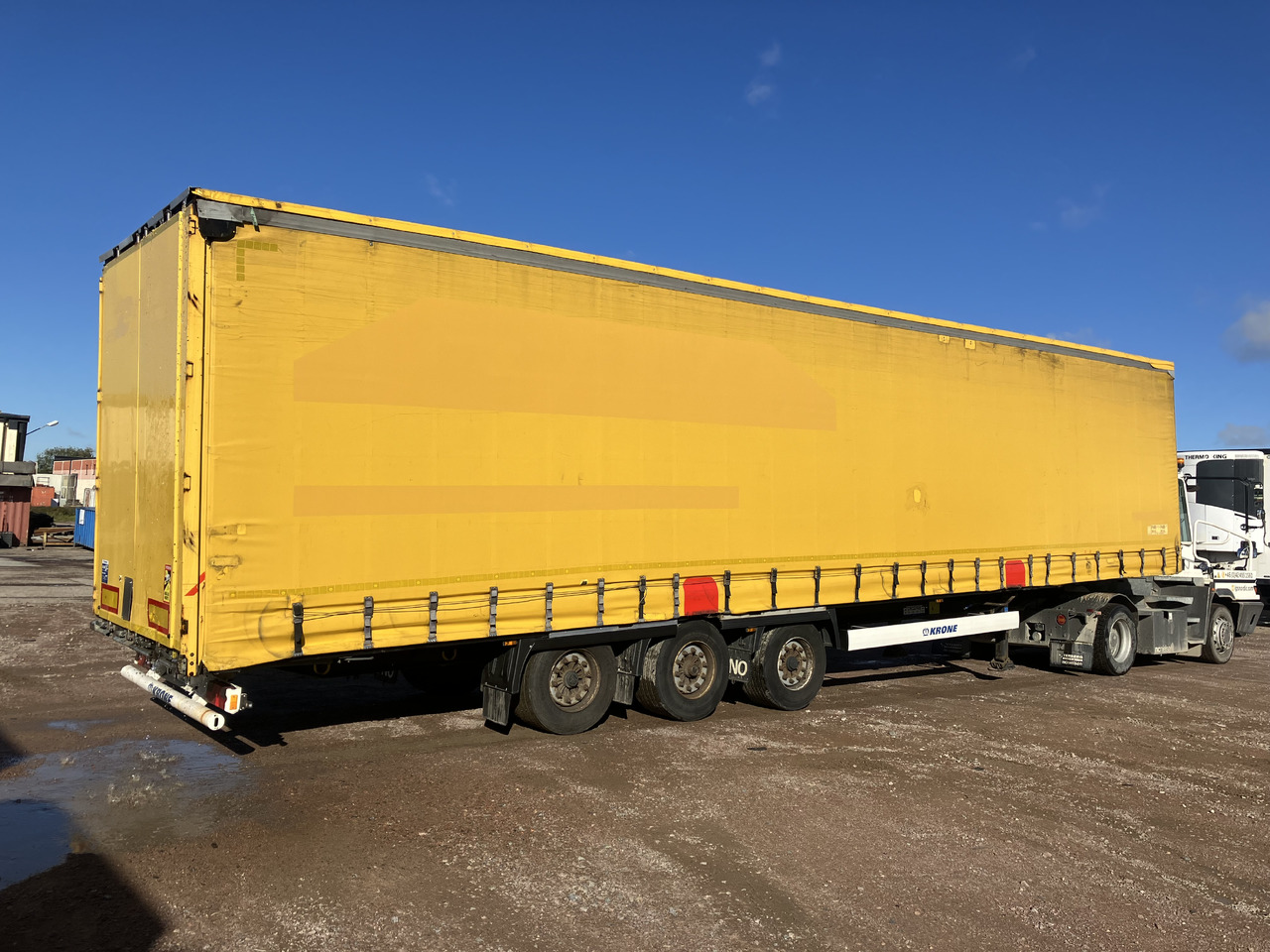 KRONE MEGA CURTAIN - LIFTING ROOF - HUCKEPACK - Curtainsider semi-trailer: picture 2 KRONE MEGA CURTAIN - LIFTING ROOF - HUCKEPACK - Curtainsider semi-trailer: picture 2