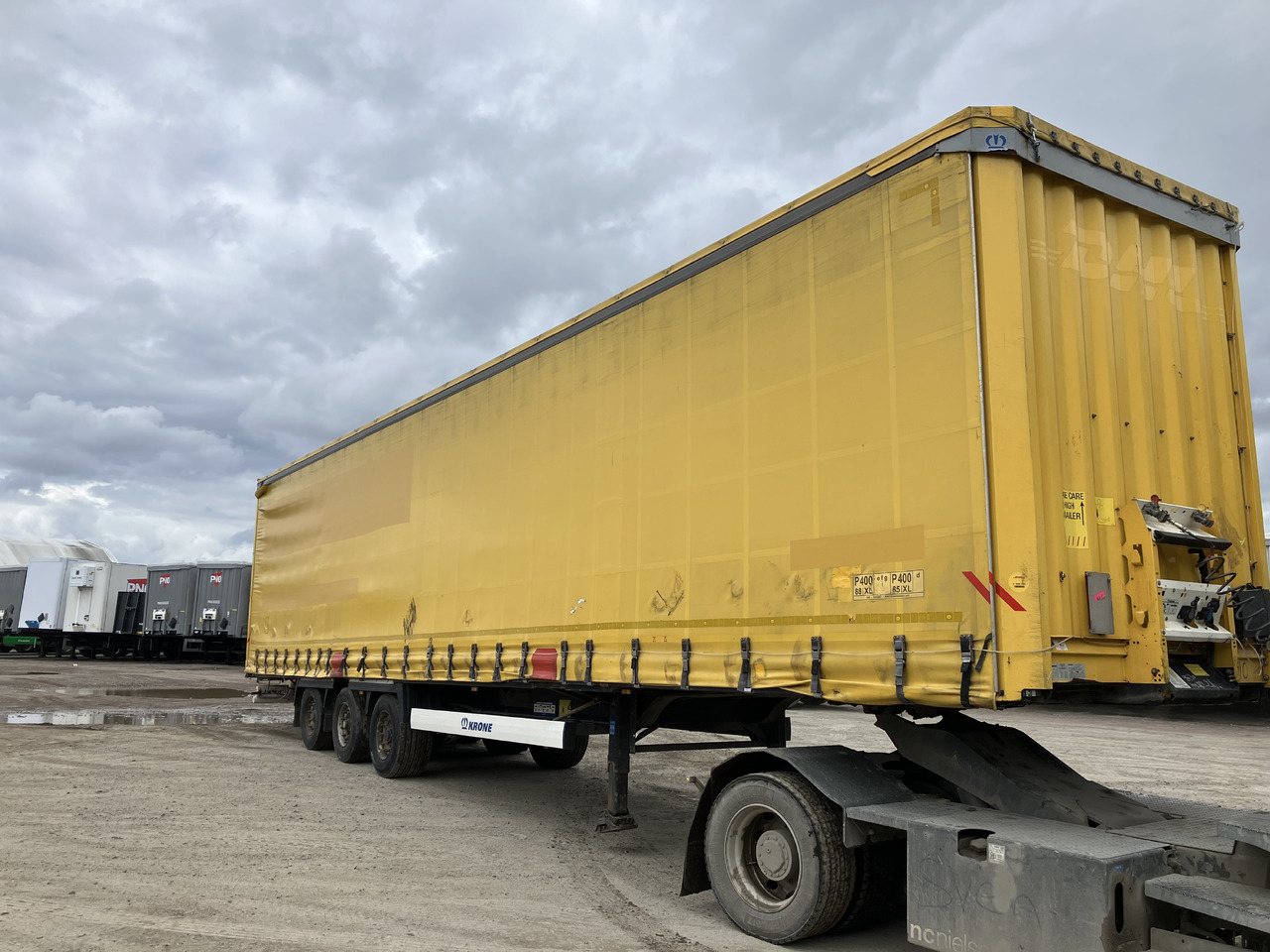 KRONE MEGA CURTAIN - LIFTING ROOF - HUCKEPACK - Curtainsider semi-trailer: picture 1 KRONE MEGA CURTAIN - LIFTING ROOF - HUCKEPACK - Curtainsider semi-trailer: picture 1
