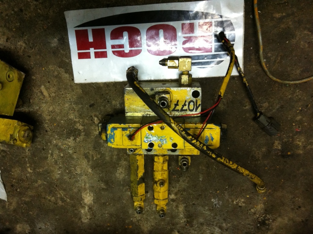 - 1 SEKCYJNY - Hydraulic valve for Wheel excavator: picture 1 - 1 SEKCYJNY - Hydraulic valve for Wheel excavator: picture 1