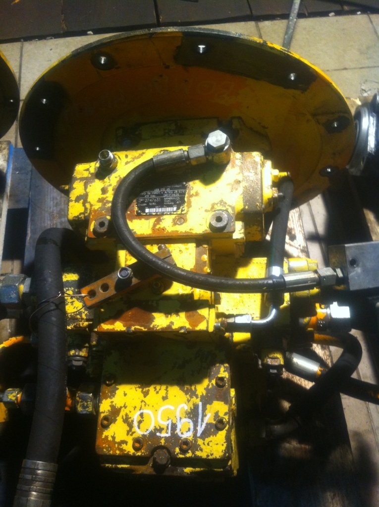 HYDROMATIK A4VG56HWD1 + A4VG28 EZ1D1 419046 241.17.04.05 05801005 - Hydraulic pump for Construction machinery: picture 1 HYDROMATIK A4VG56HWD1 + A4VG28 EZ1D1 419046 241.17.04.05 05801005 - Hydraulic pump for Construction machinery: picture 1