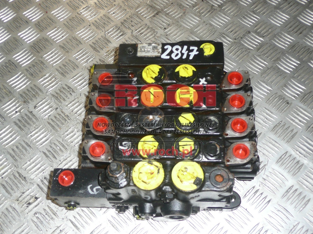 JCB K19D624 334/F9438 SCX120-D29 - 5 SEKCYJNY - Hydraulic valve: picture 1 JCB K19D624 334/F9438 SCX120-D29 - 5 SEKCYJNY - Hydraulic valve: picture 1