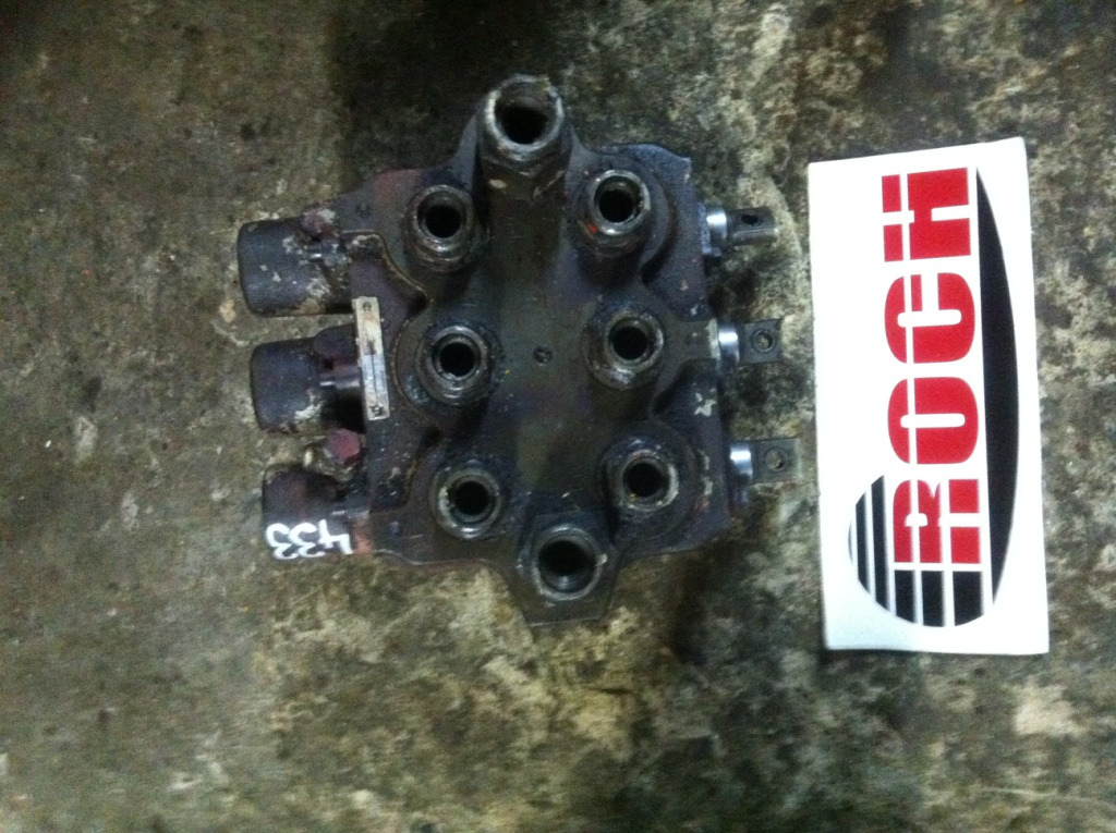 O&K 130 522 - 3 SEKCYJNY - Hydraulic valve: picture 1 O&K 130 522 - 3 SEKCYJNY - Hydraulic valve: picture 1