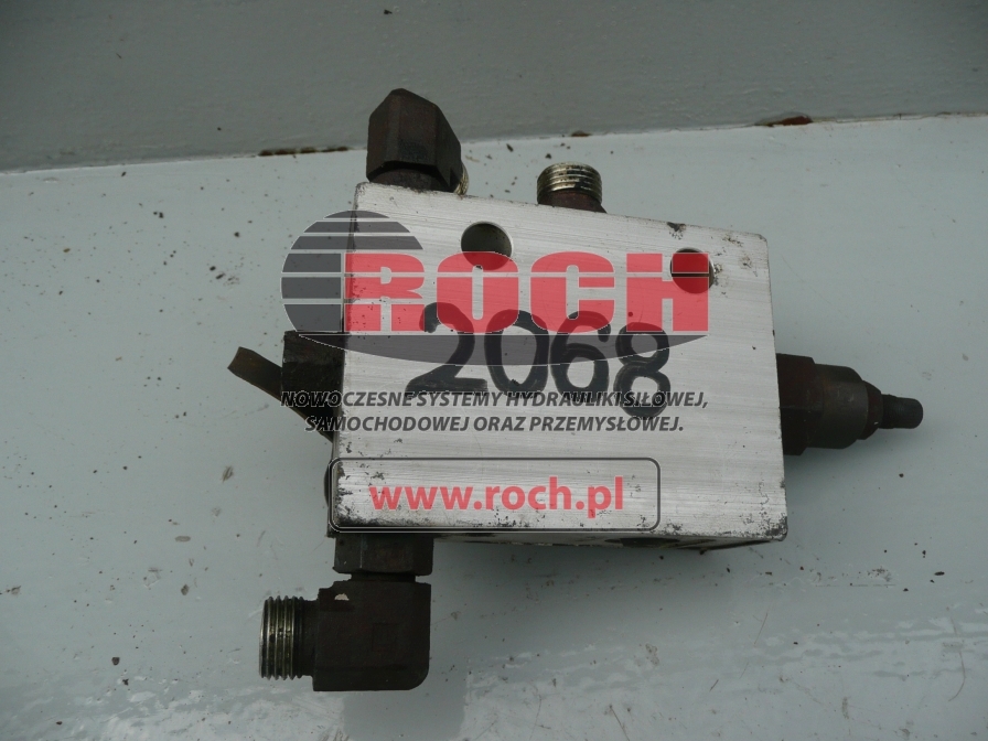 SAUER DANFOSS 158B6386 185-5209 AE074C 3C100-SV - Hydraulic valve for Wheel loader: picture 1 SAUER DANFOSS 158B6386 185-5209 AE074C 3C100-SV - Hydraulic valve for Wheel loader: picture 1