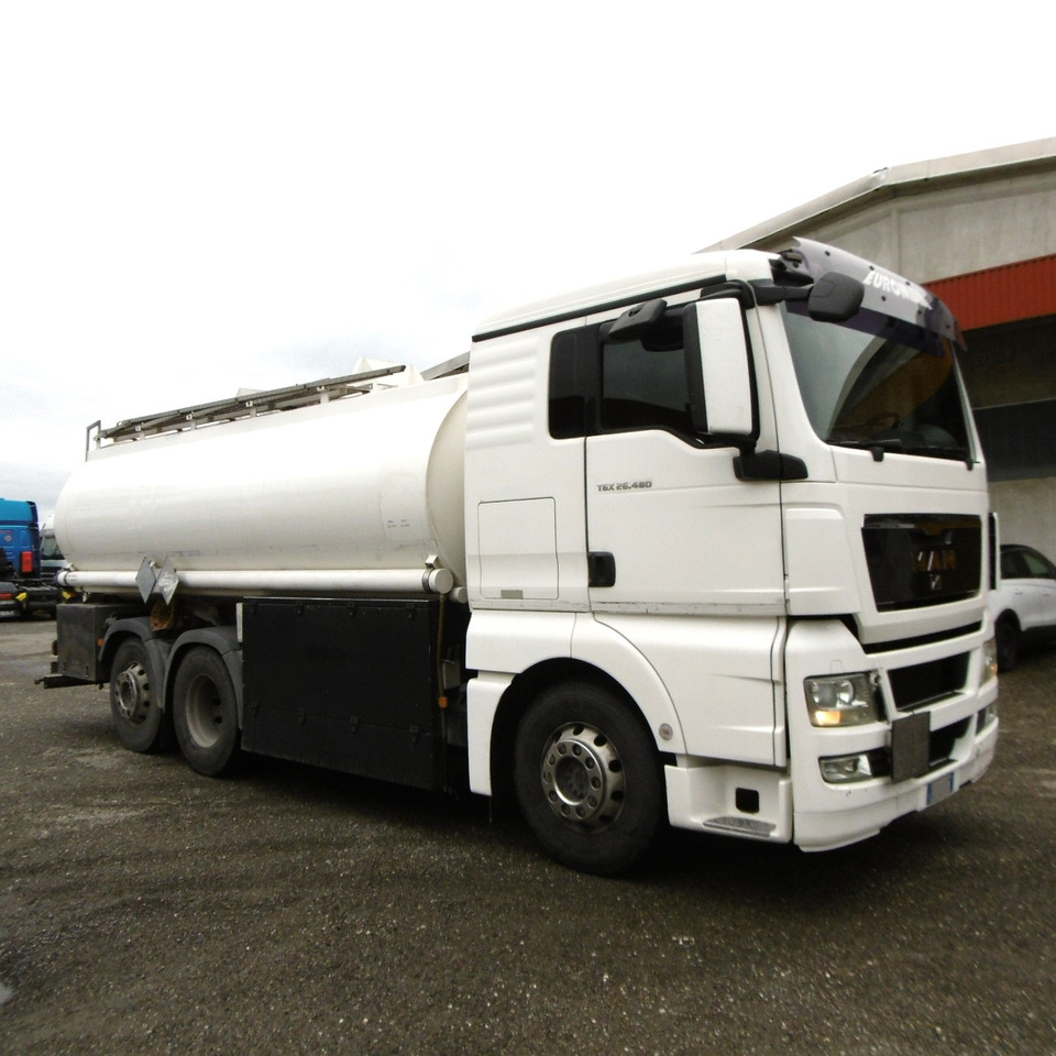 MAN 26.480 - Tanker truck: picture 1 MAN 26.480 - Tanker truck: picture 1