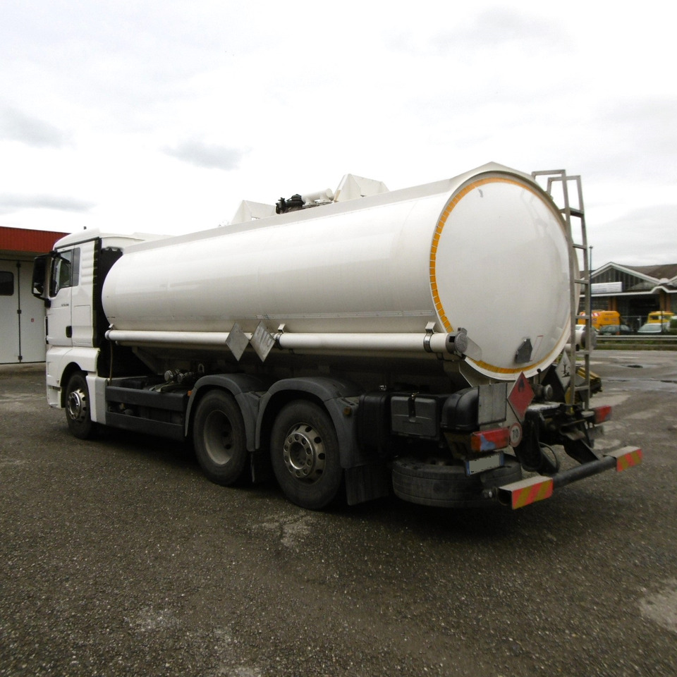 MAN 26.480 - Tanker truck: picture 4 MAN 26.480 - Tanker truck: picture 4