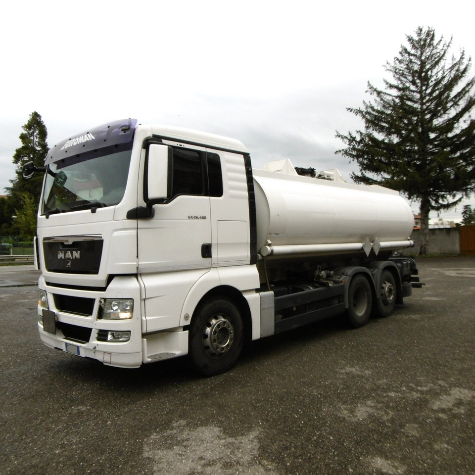 MAN 26.480 - Tanker truck: picture 3 MAN 26.480 - Tanker truck: picture 3