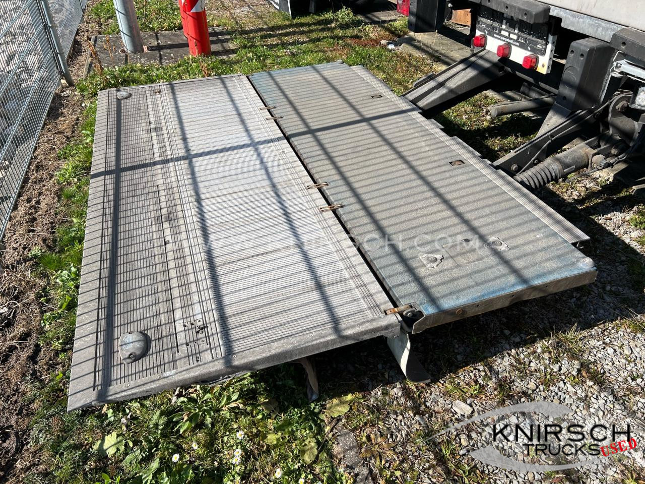 SCHMITZ SKO 24 Doppelstock, LBW 2000 kg, Liftachse - Refrigerated semi-trailer: picture 5 SCHMITZ SKO 24 Doppelstock, LBW 2000 kg, Liftachse - Refrigerated semi-trailer: picture 5