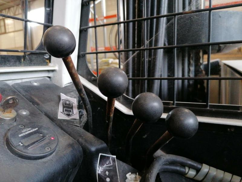 4-way reach truck Combilift ESA30: picture 6