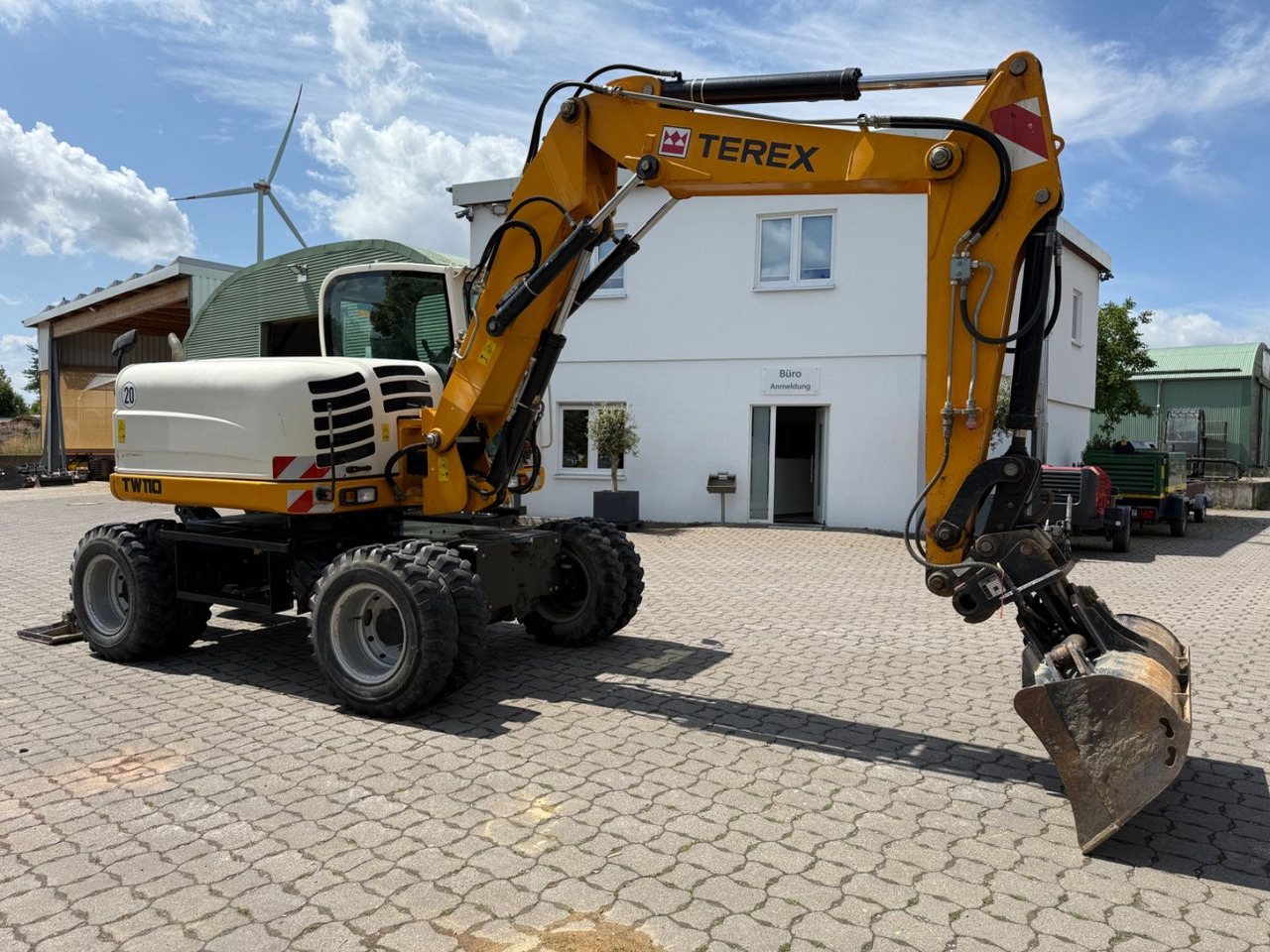 Terex TW 110, Bj 14, 2265 BH, VA, SWE, 4 TL, 1 GLV - Wheel excavator: picture 3 Terex TW 110, Bj 14, 2265 BH, VA, SWE, 4 TL, 1 GLV - Wheel excavator: picture 3